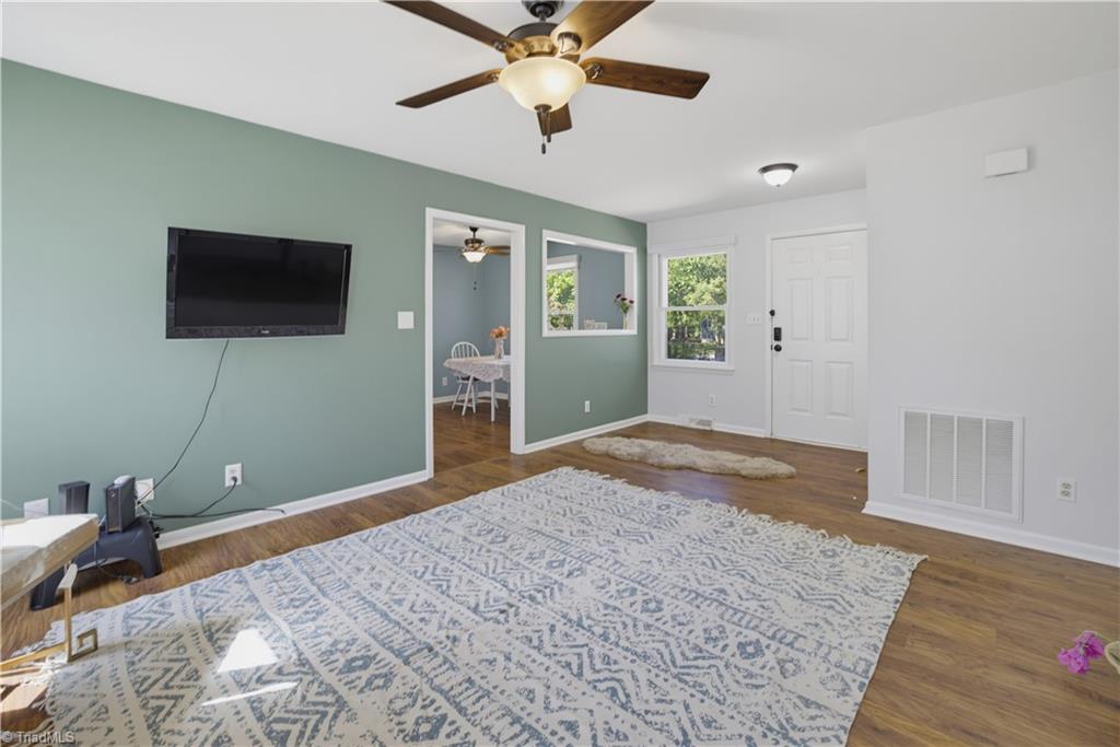 8009 Tam Oshanter Drive Property Photo 7