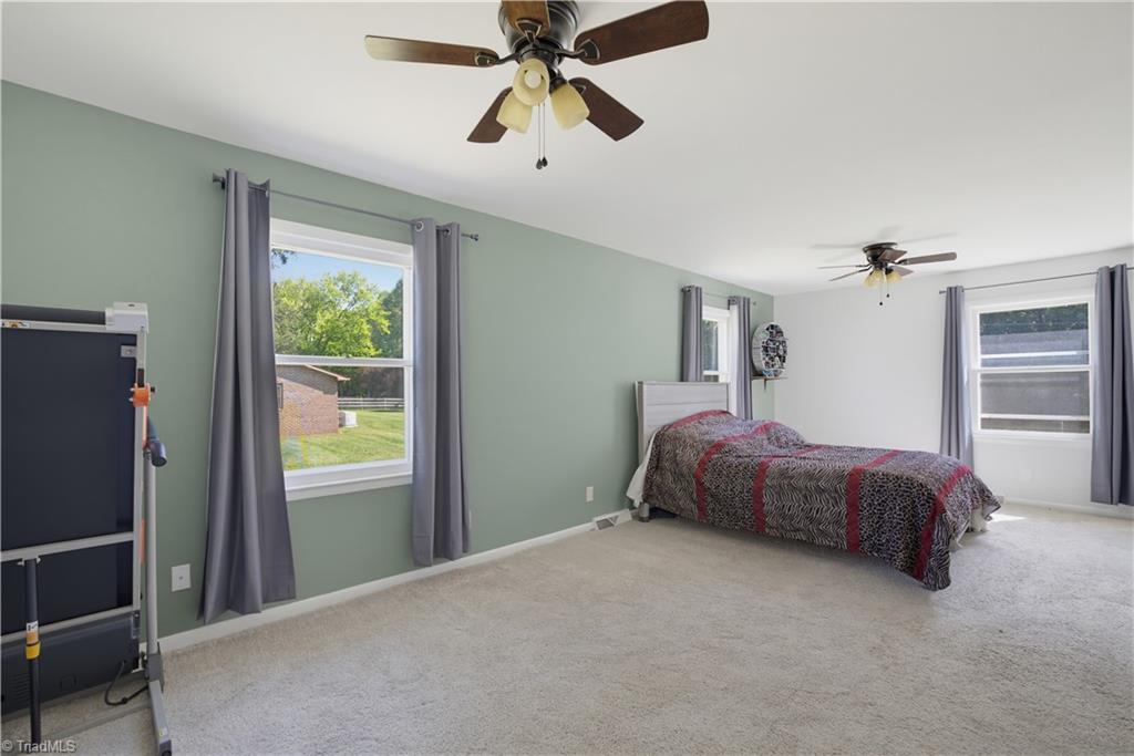 8009 Tam Oshanter Drive Property Photo 14