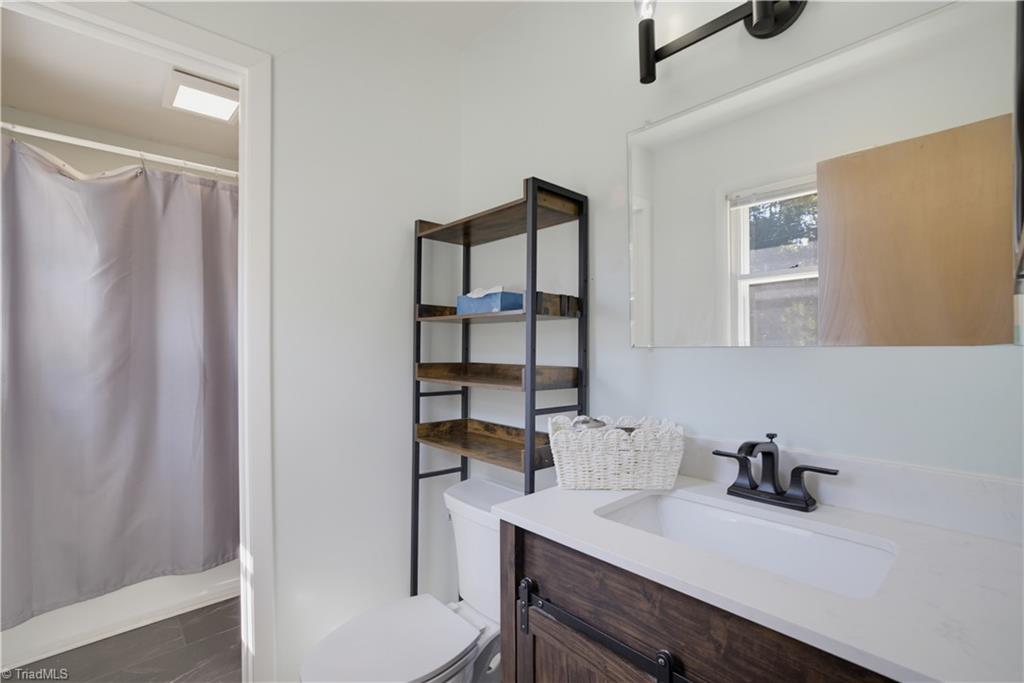 8009 Tam Oshanter Drive Property Photo 17