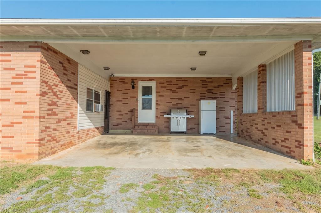1829 Hill Everhart Road Property Photo 3
