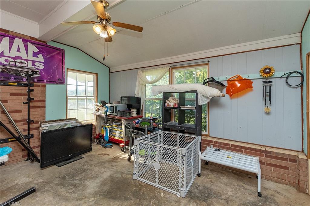 1829 Hill Everhart Road Property Photo 4