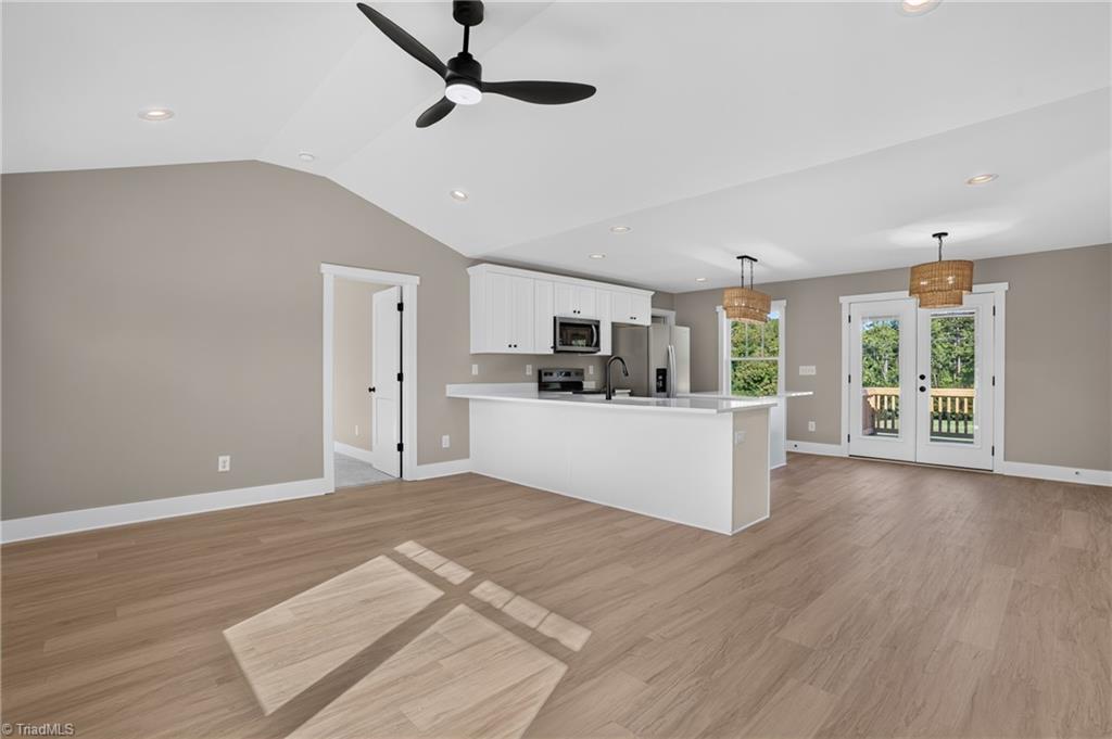 327 Lake Park Road Property Photo 5