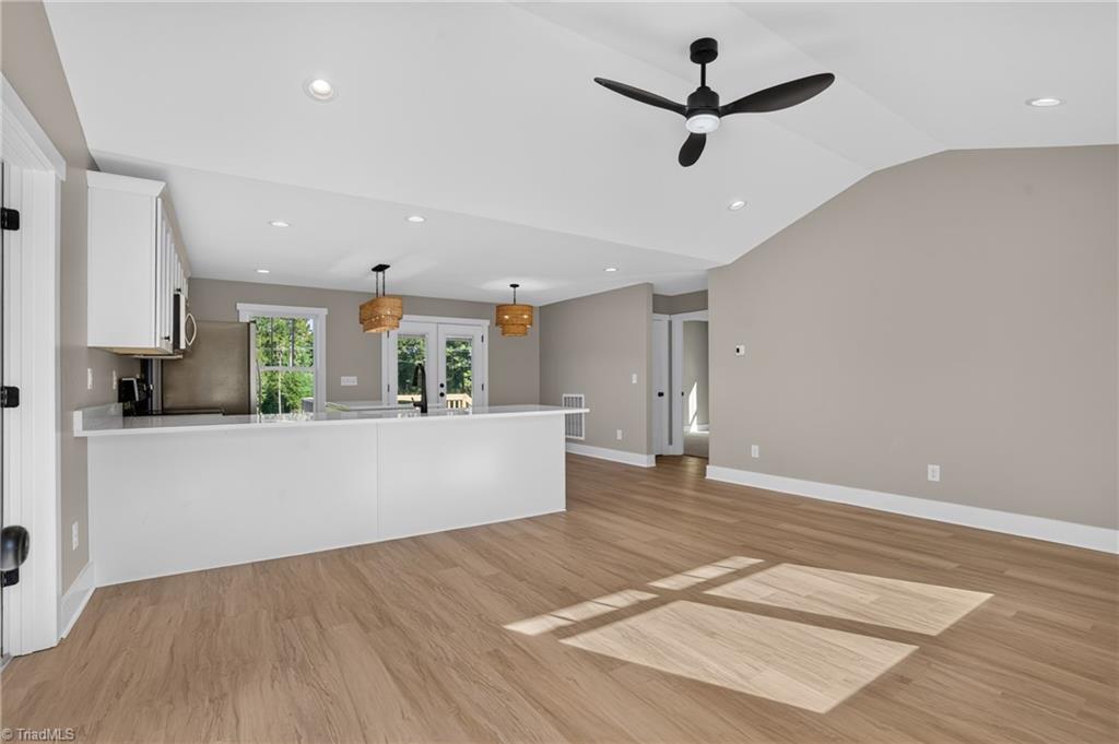 327 Lake Park Road Property Photo 14