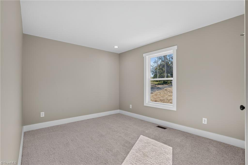 327 Lake Park Road Property Photo 24