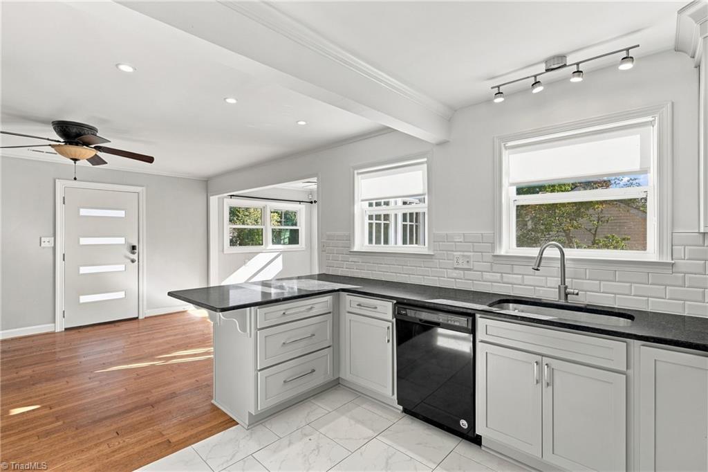 2331 Fortune Lane Property Photo 8