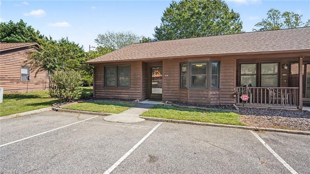 439 James Court Property Photo 2