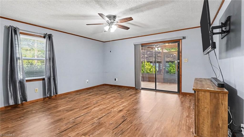 439 James Court Property Photo 3