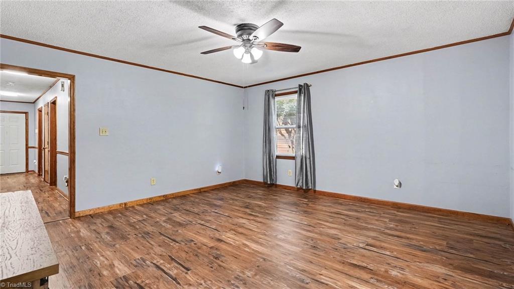 439 James Court Property Photo 4