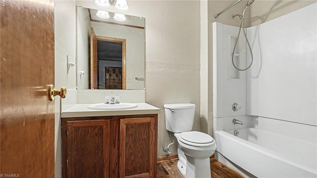 439 James Court Property Photo 15