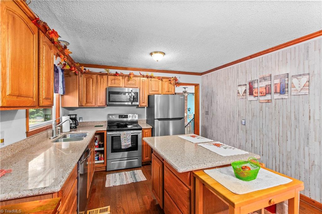 645 Hodgin Valley Road Property Photo 5
