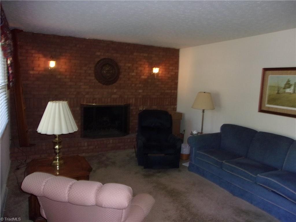 3439 Hillside Drive Property Photo 5