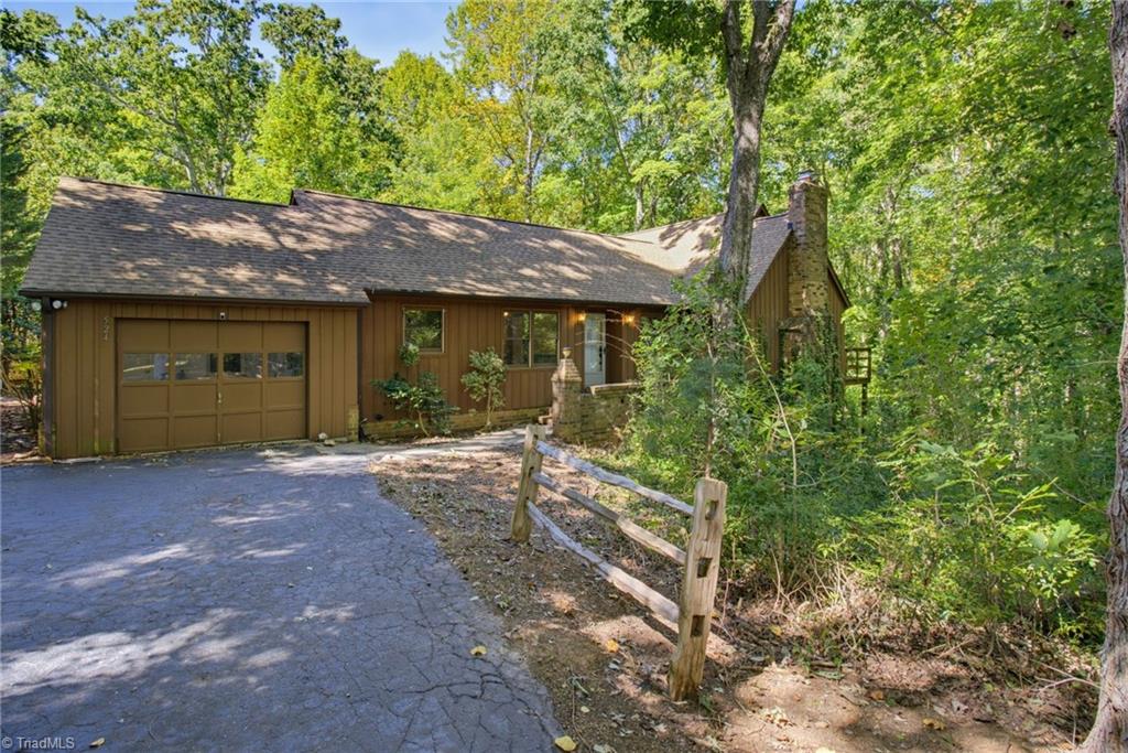 524 Eastwood Drive Property Photo 1