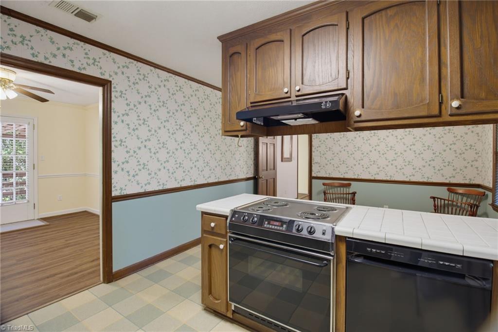 524 Eastwood Drive Property Photo 9