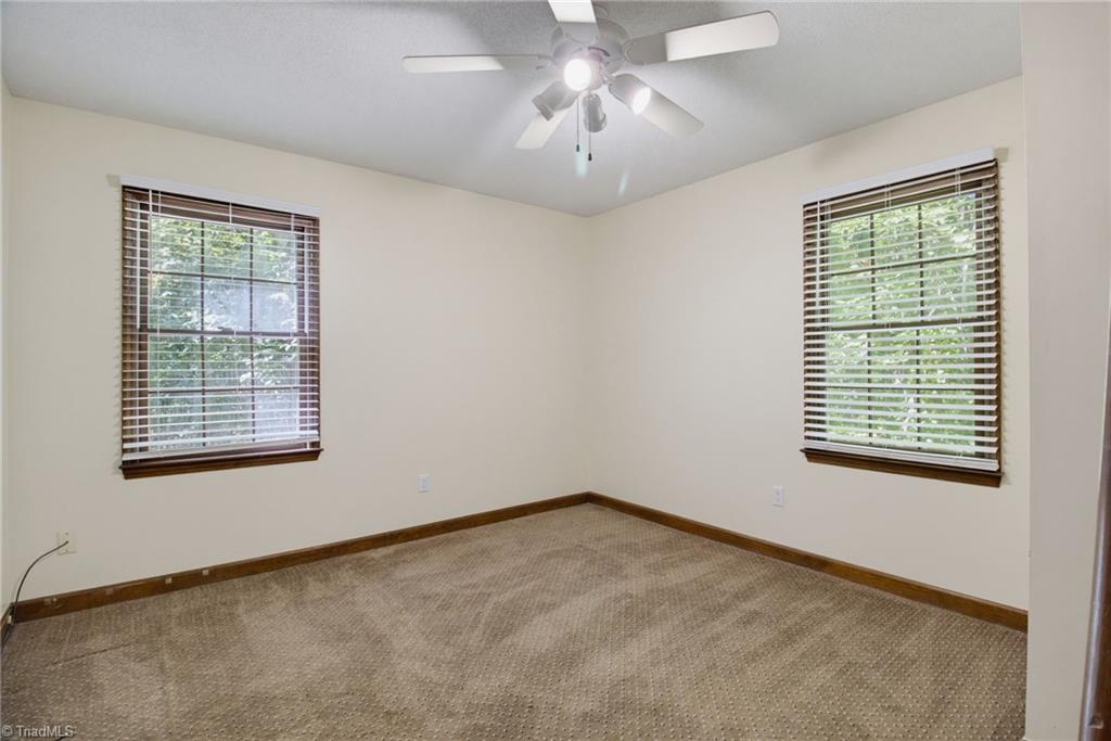 524 Eastwood Drive Property Photo 17
