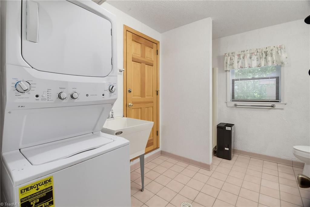 524 Eastwood Drive Property Photo 28
