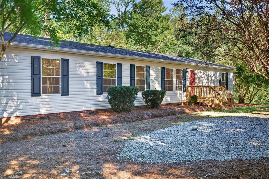 2304 Yellow Pine Drive Property Photo 1