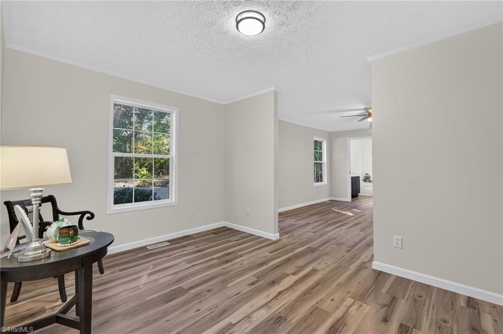 2304 Yellow Pine Drive Property Photo 10