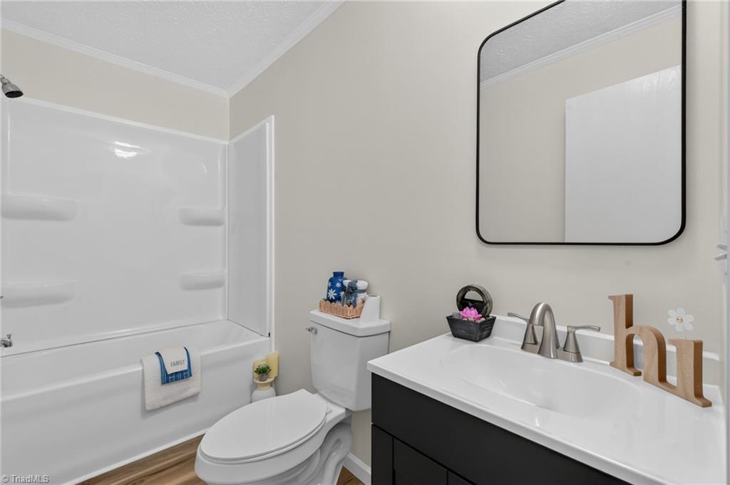 2304 Yellow Pine Drive Property Photo 13