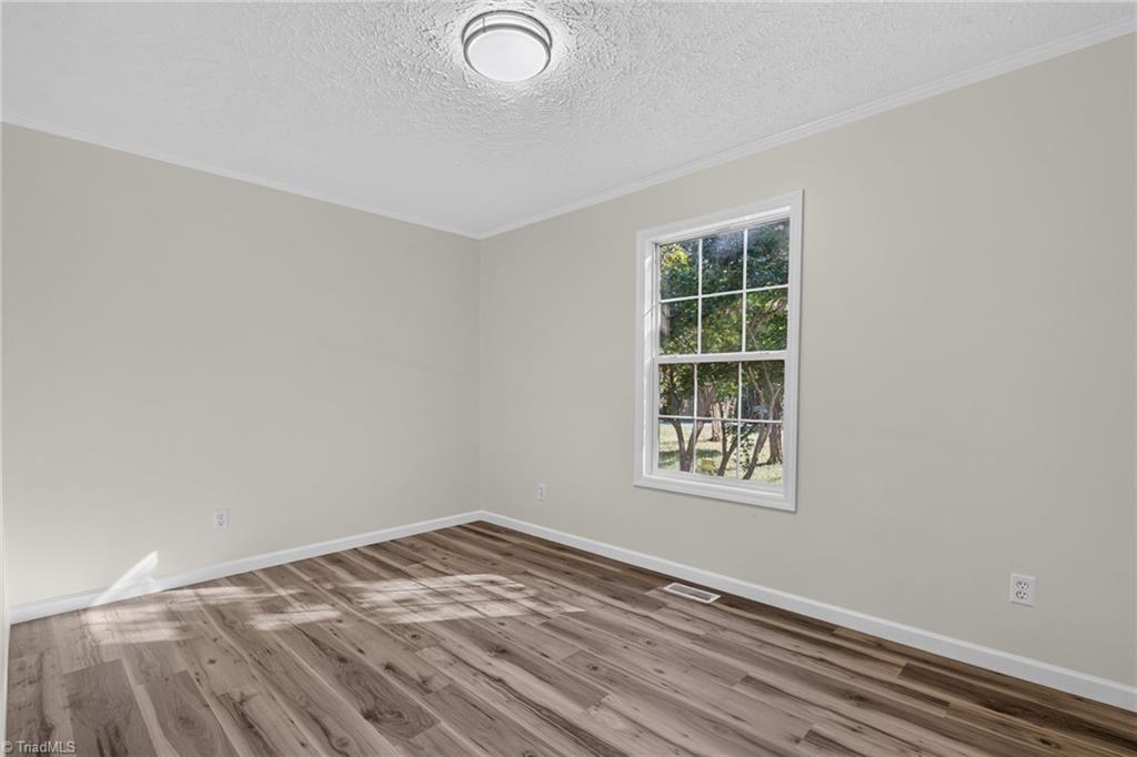 2304 Yellow Pine Drive Property Photo 18