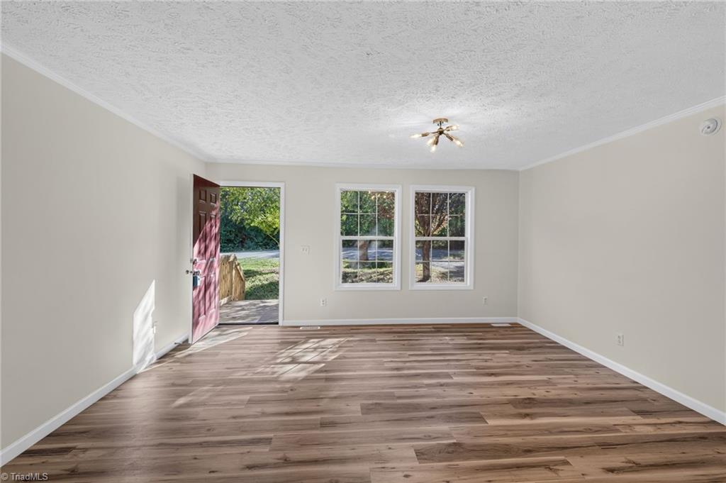 2304 Yellow Pine Drive Property Photo 31