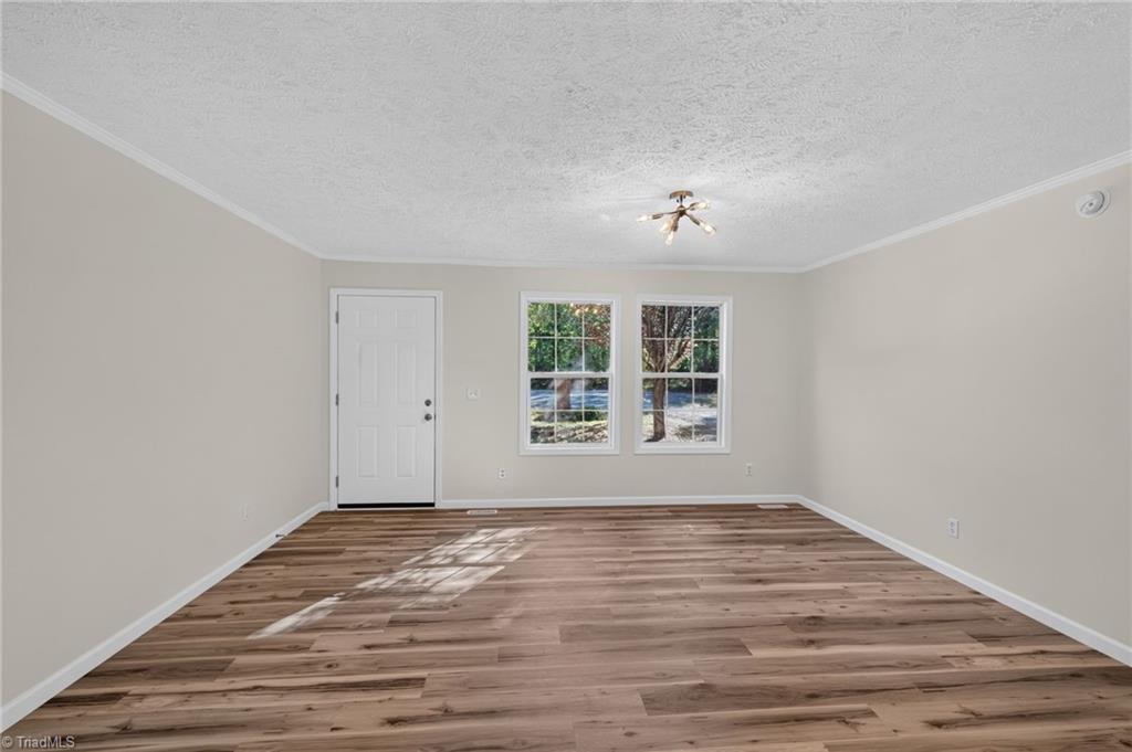 2304 Yellow Pine Drive Property Photo 32