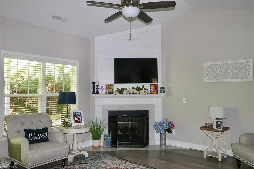 101 Parkview Drive Property Photo 4
