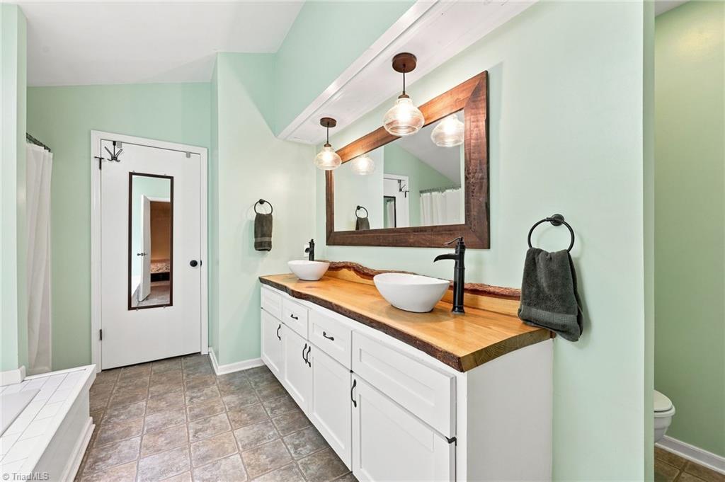 4009 Loch Lorien Road Property Photo 28