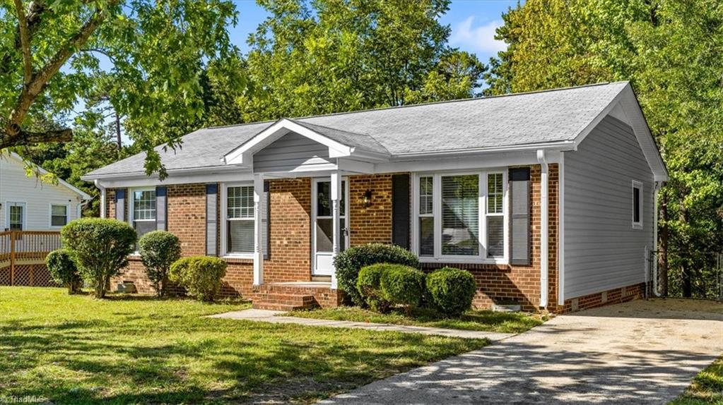 815 Tipperary Drive Property Photo 1