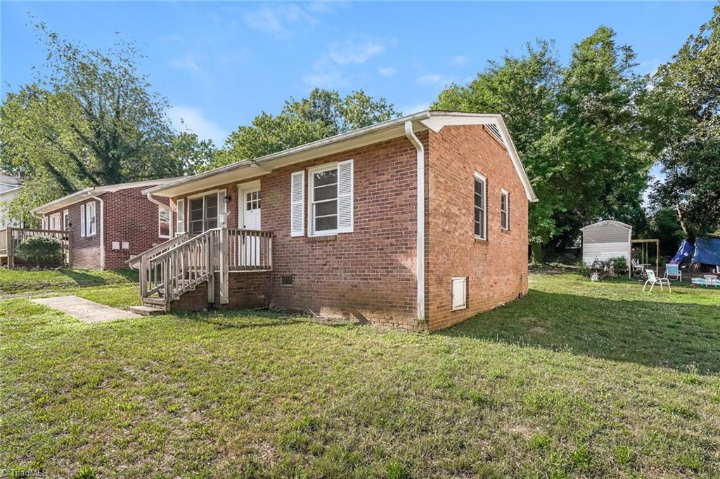 1006 E Devonshire Street Property Photo 2