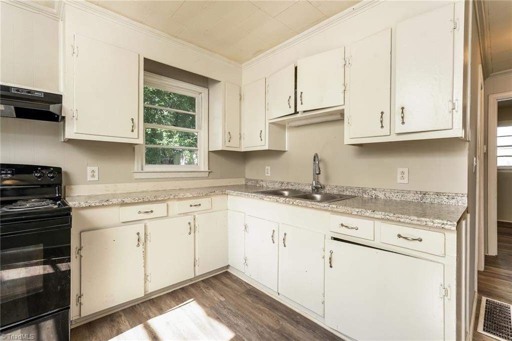 1006 E Devonshire Street Property Photo 6