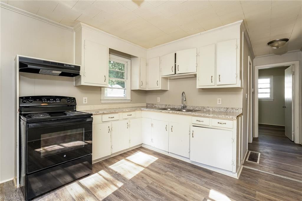 1006 E Devonshire Street Property Photo 7