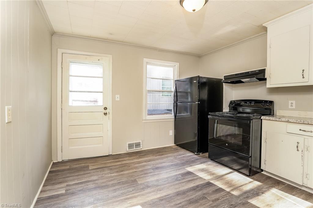 1006 E Devonshire Street Property Photo 8