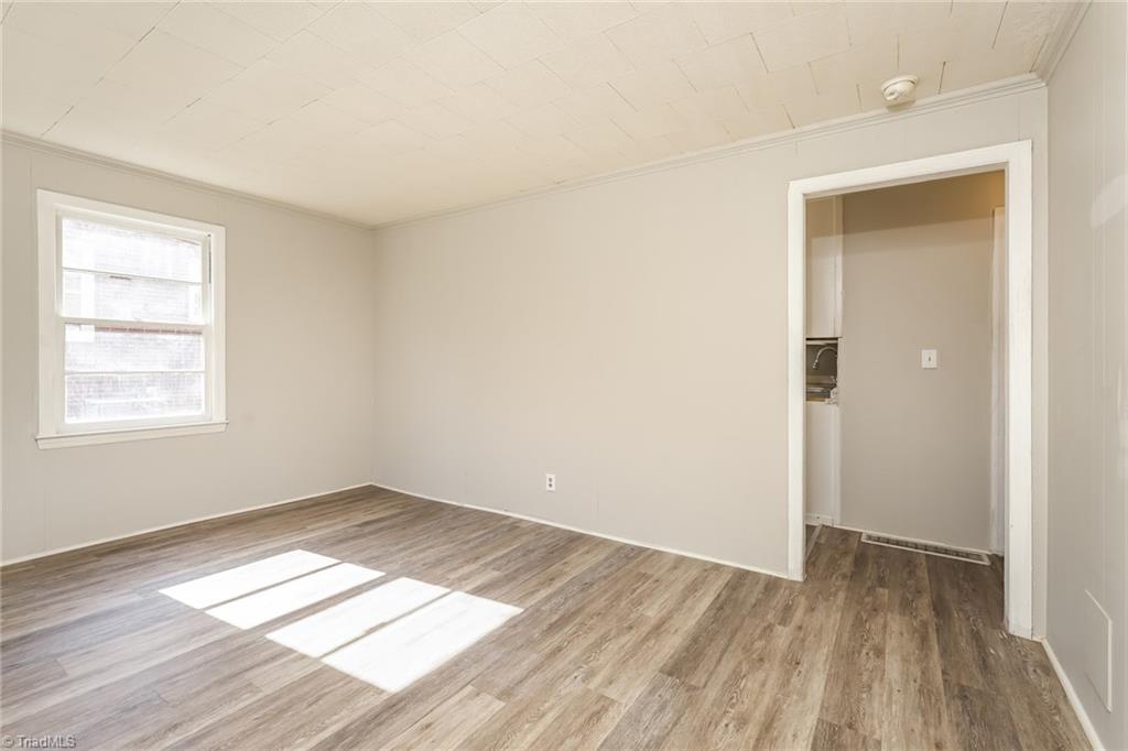1006 E Devonshire Street Property Photo 9