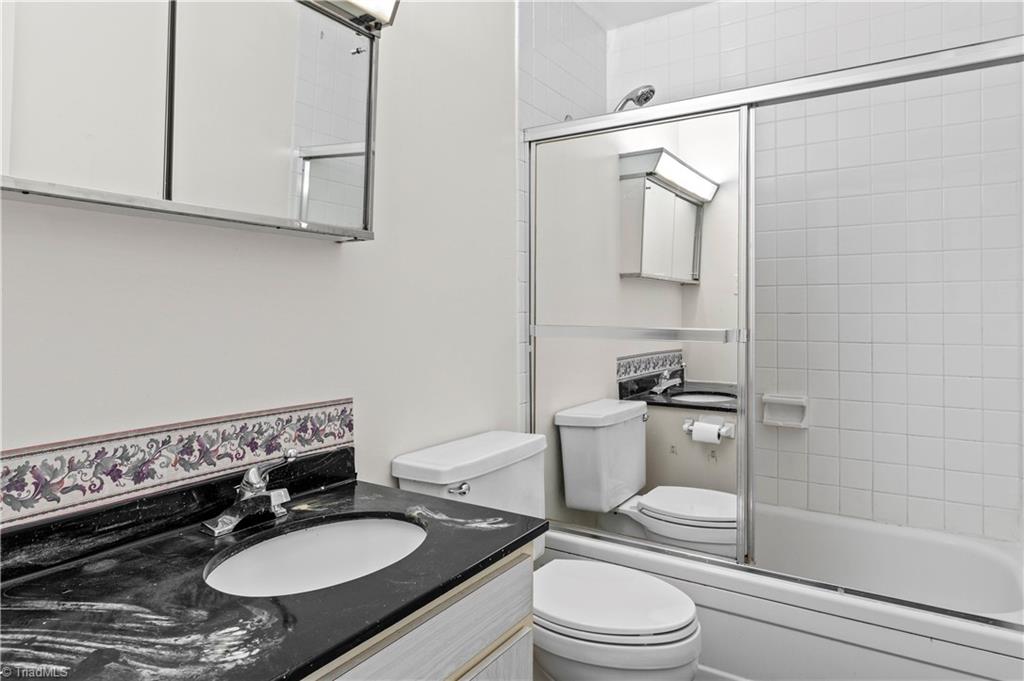 2821 Tully Square # F Property Photo 19