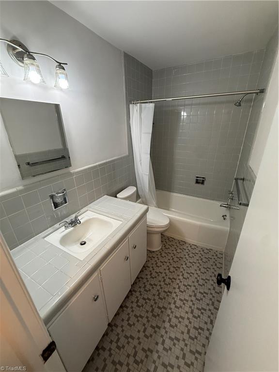 1608 W Northwest Boulevard # D Property Photo 8