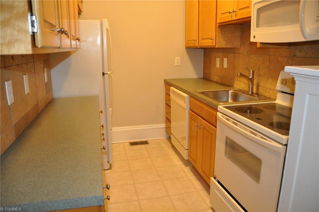 1714 Lynwood Avenue # 2 Property Photo 6