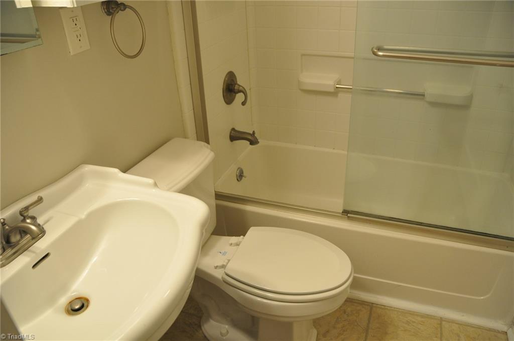 1714 Lynwood Avenue # 2 Property Photo 8