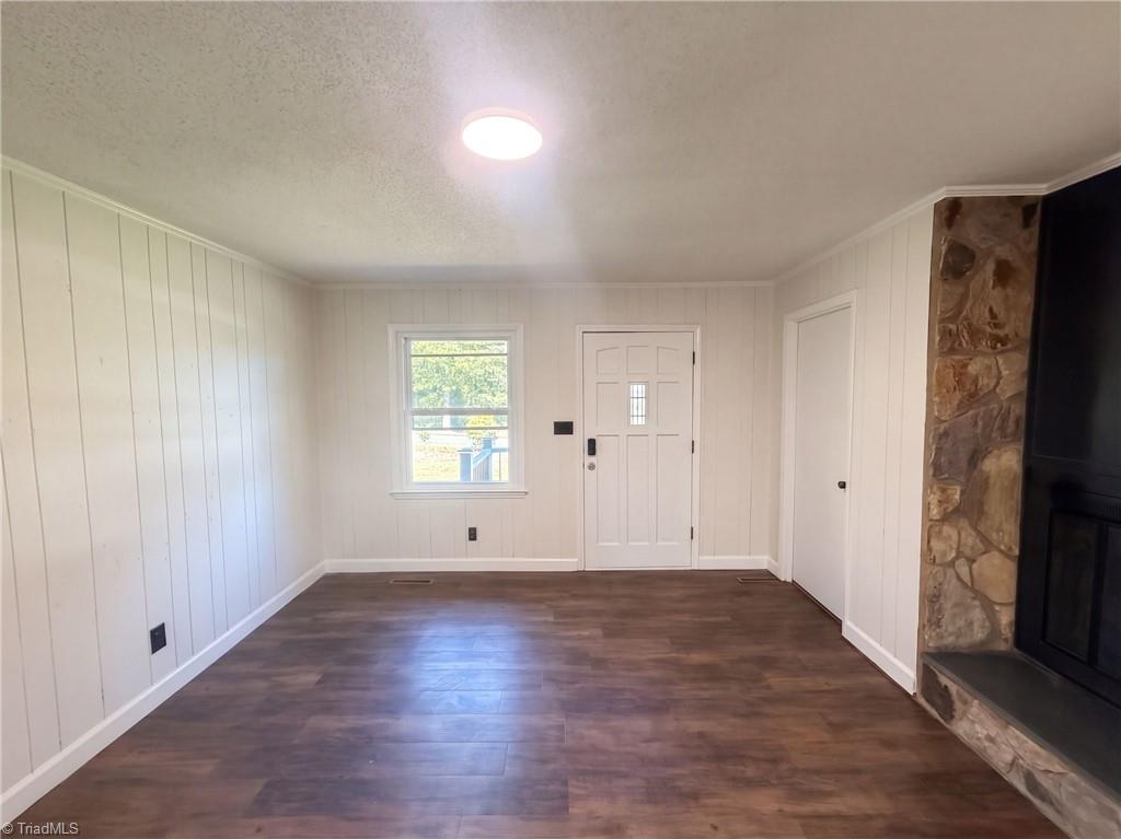 231 Oakgrove Road Property Photo 3