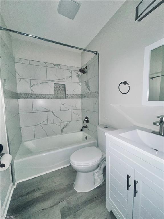 4709 Chaucer Drive Property Photo 8
