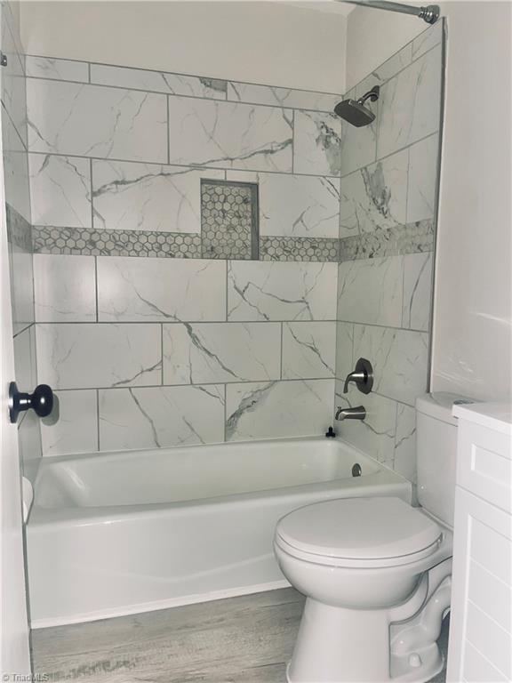 4709 Chaucer Drive Property Photo 9