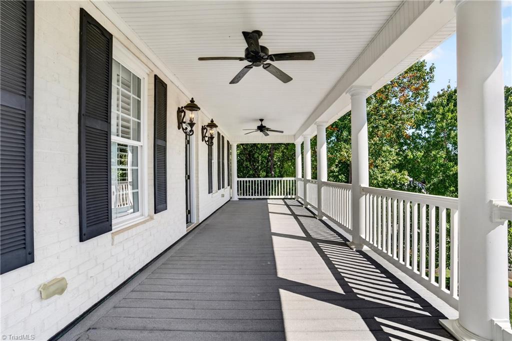 1018 Lochshire Drive Property Photo 9