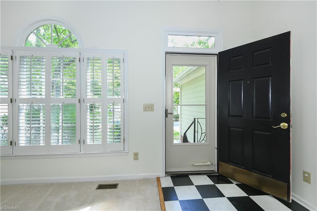 5 Irving Park Lane Property Photo 5