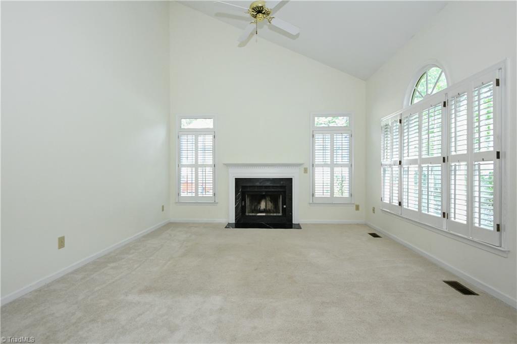 5 Irving Park Lane Property Photo 6