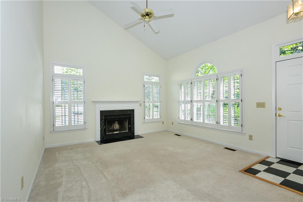 5 Irving Park Lane Property Photo 7