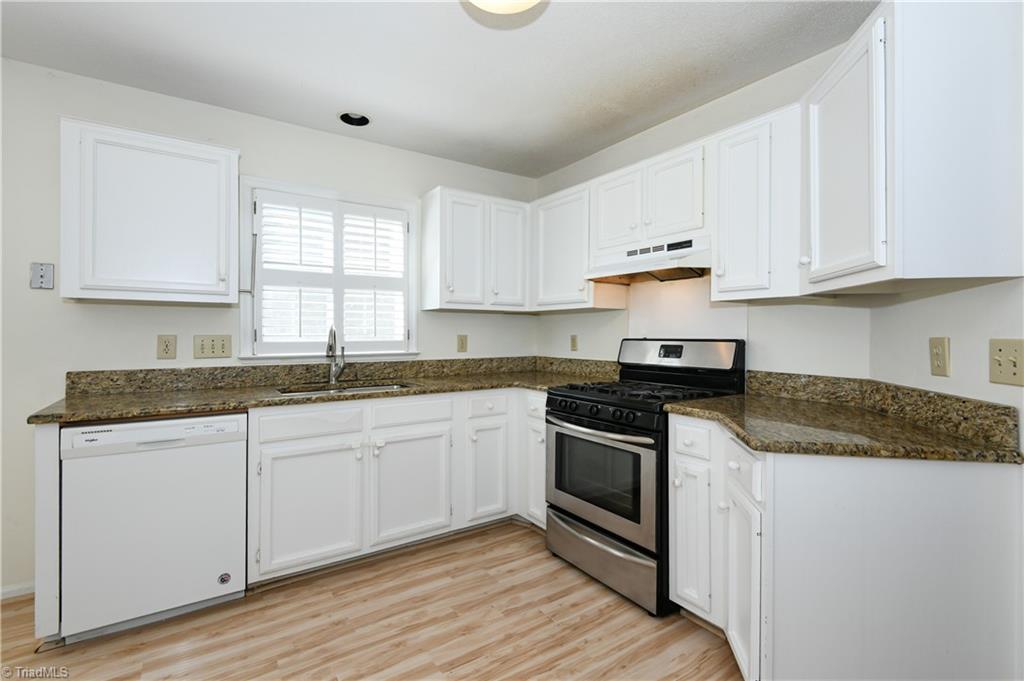 5 Irving Park Lane Property Photo 9