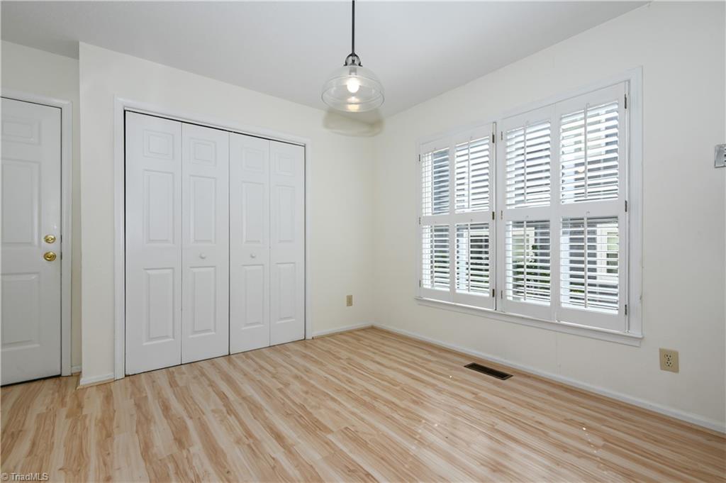 5 Irving Park Lane Property Photo 13