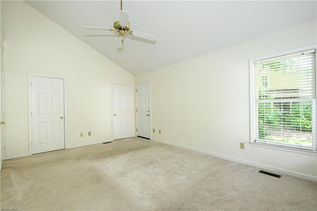 5 Irving Park Lane Property Photo 15