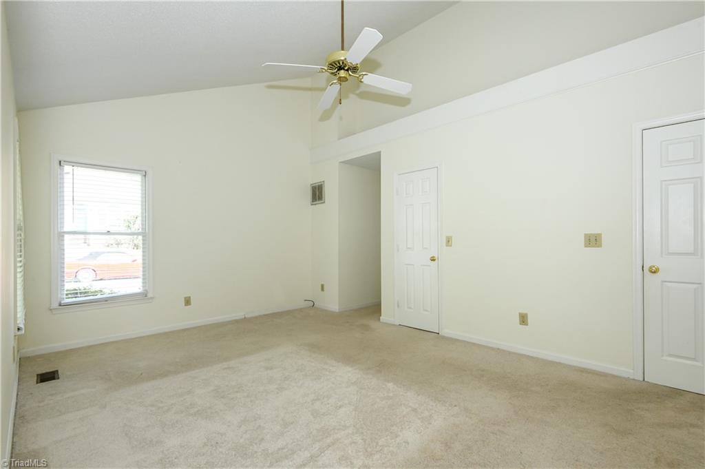 5 Irving Park Lane Property Photo 16