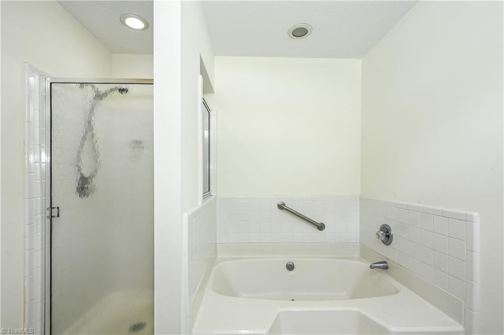 5 Irving Park Lane Property Photo 18