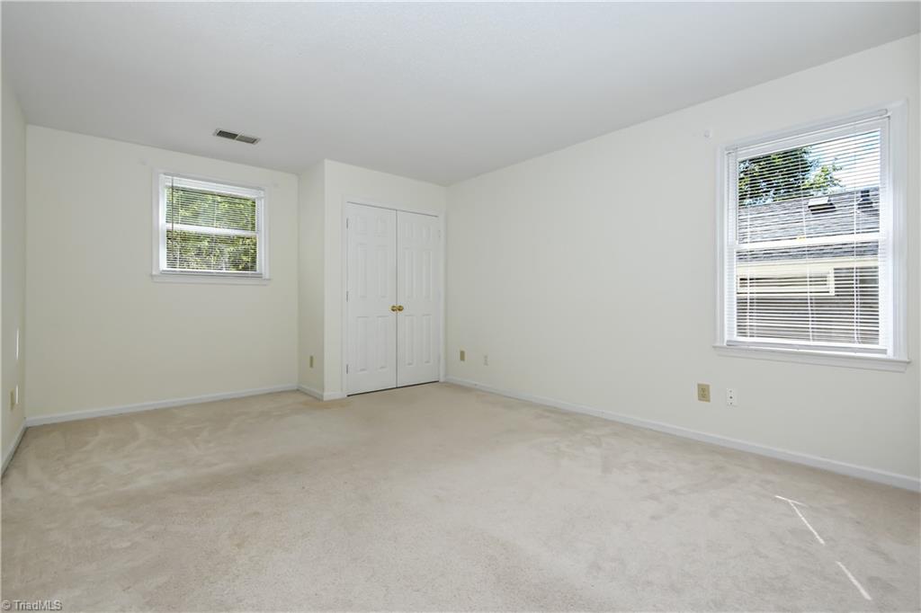 5 Irving Park Lane Property Photo 23